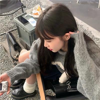 蒙面纱的男子
